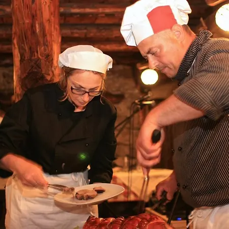 Pensjonat Chalet Da Pina Lamon